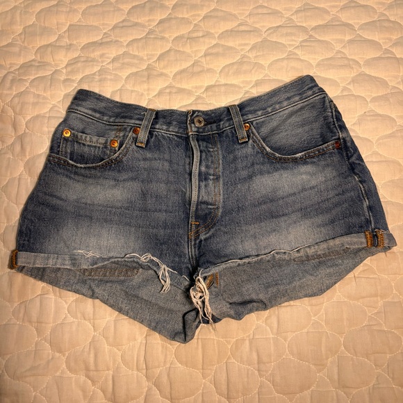 LEVI 501 JEAN SHORTS ❤️ - Picture 1 of 4